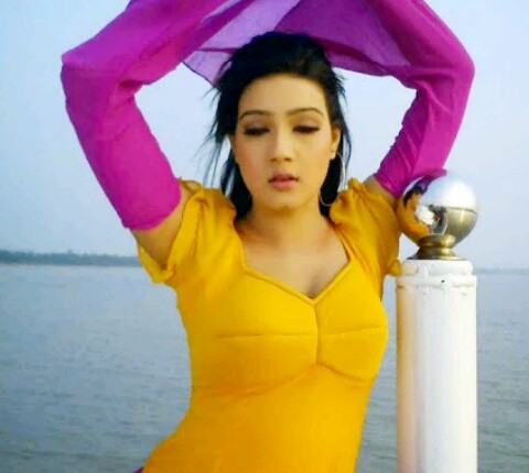 Beautiful picture of Bangladeshi actress model Mahiya Mahi